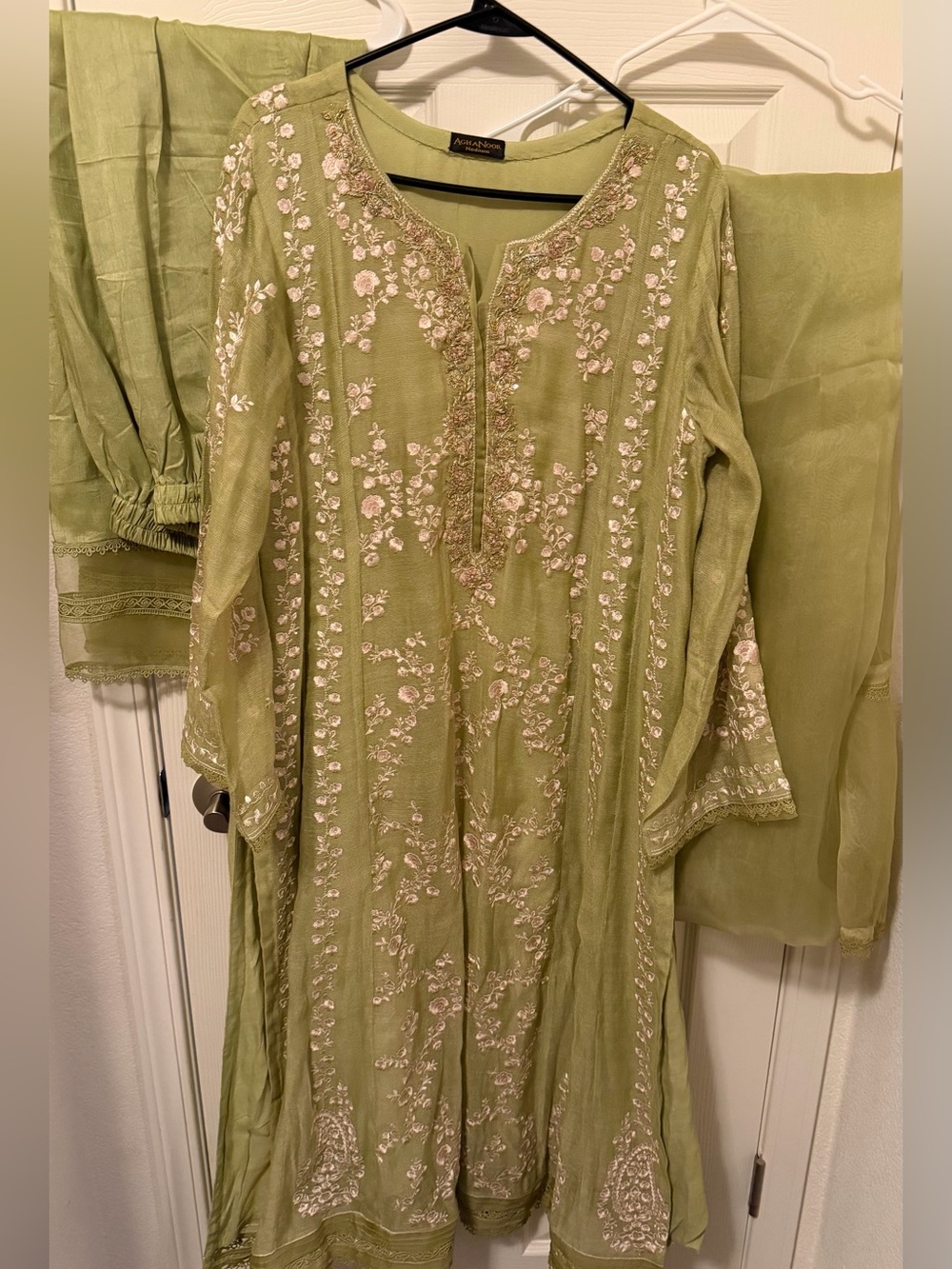 Agha Noor Light Green Embroidered Tunic Set